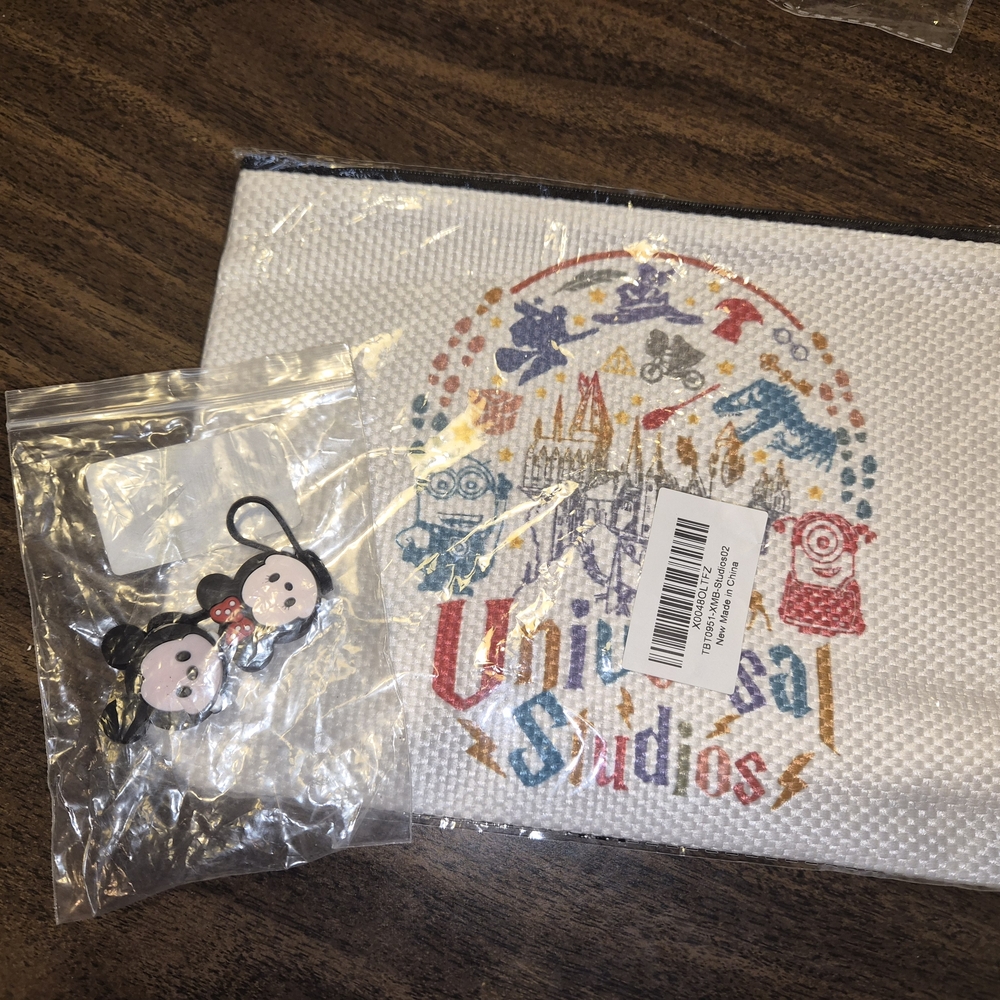 Universal Studios Woven Makeup Bag & Mickey Minnie Mouse Straw Toppers Set